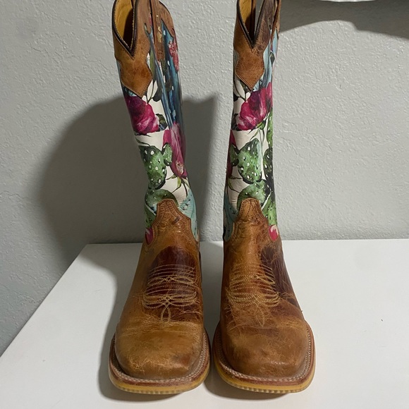 Tin Haul Women’s Cowgirl Boots - Picture 3 of 6